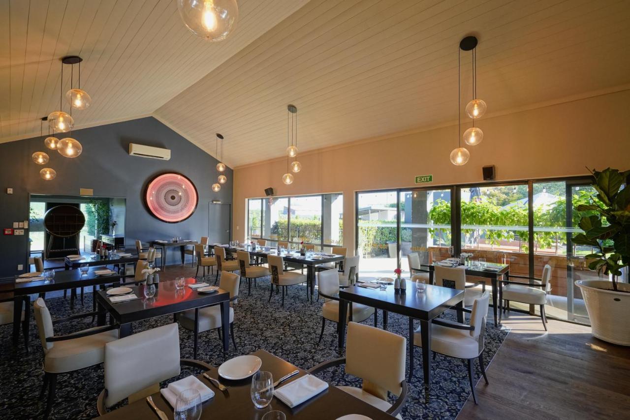Parehua Resort Martinborough Bagian luar foto The restaurant at the 1908