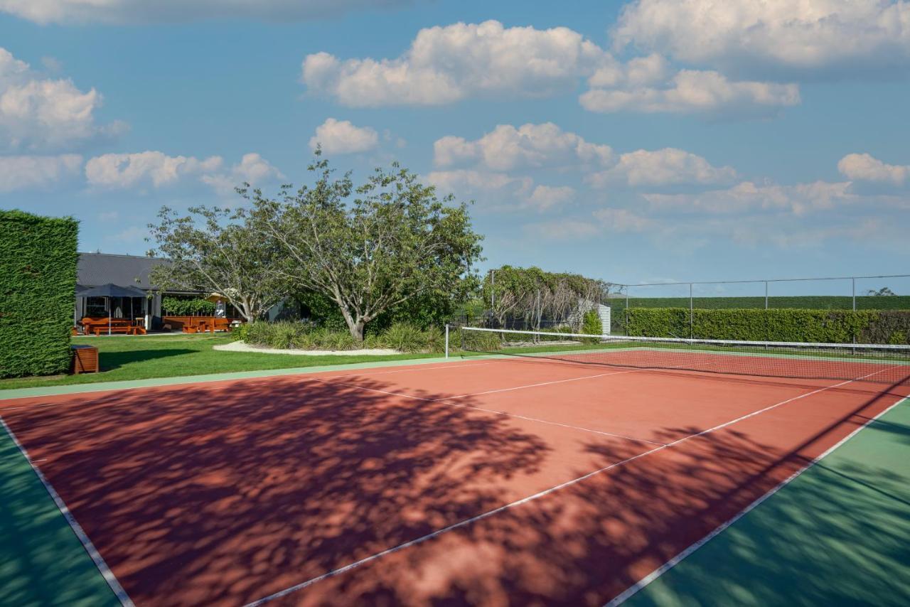 Parehua Resort Martinborough Bagian luar foto Tennis court at the Boca Raton Resort
