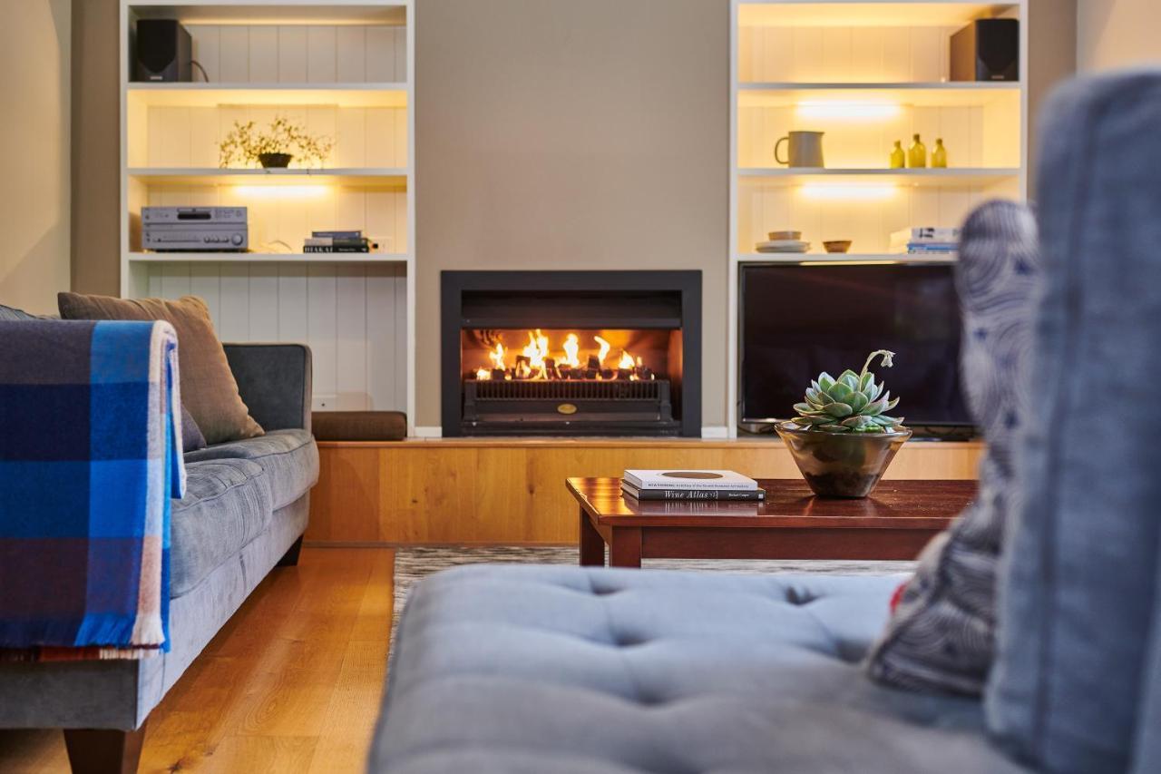 Parehua Resort Martinborough Bagian luar foto A fireplace in a home