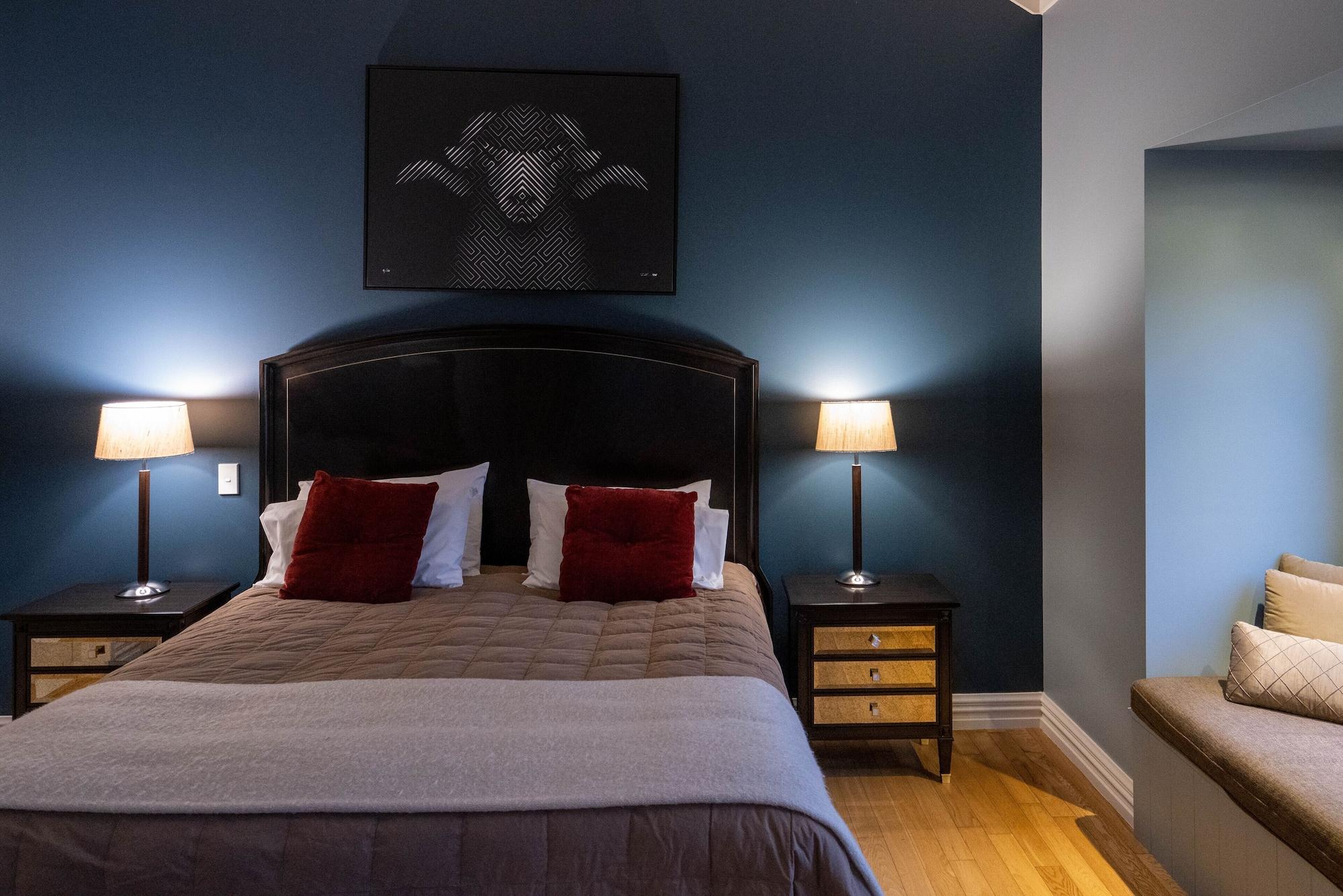 Parehua Resort Martinborough Bagian luar foto A bedroom at the hotel