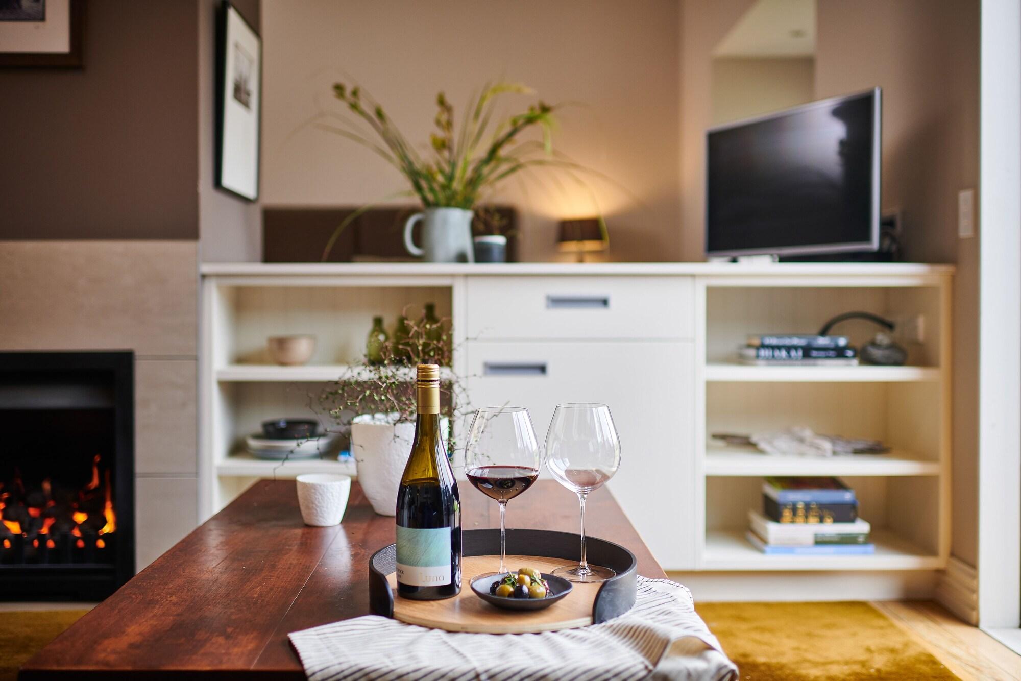 Parehua Resort Martinborough Bagian luar foto A wine tasting at home