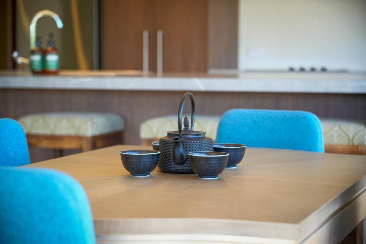 Parehua Resort Martinborough Bagian luar foto A tea set