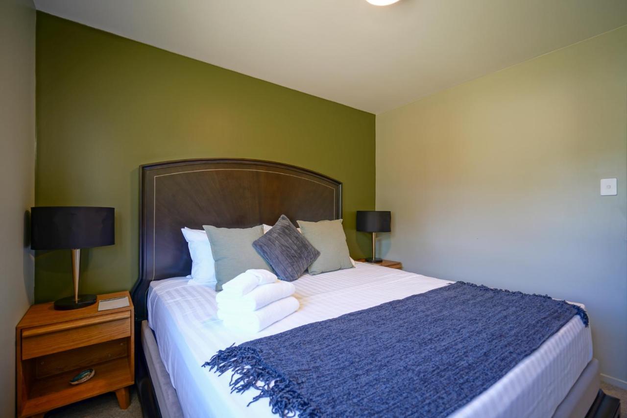 Parehua Resort Martinborough Bagian luar foto A bedroom
